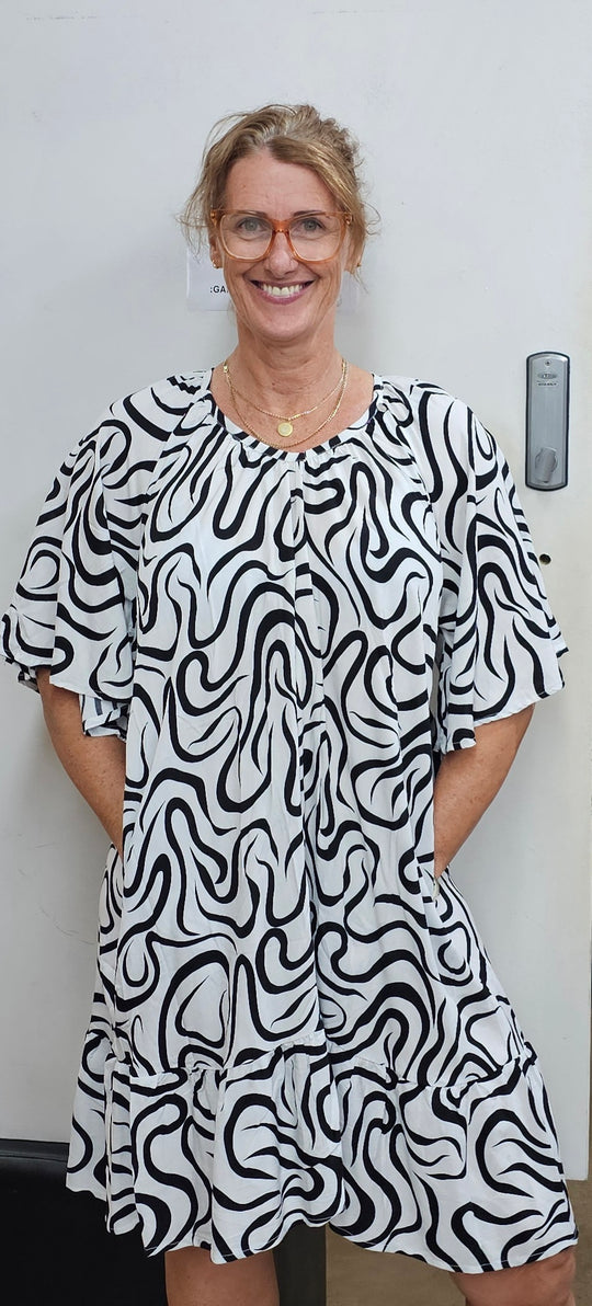 Kathy Swirl black